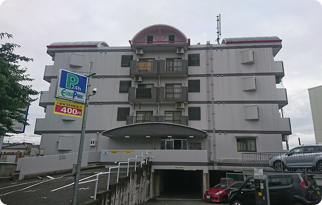 収益物件の外観（施工前）